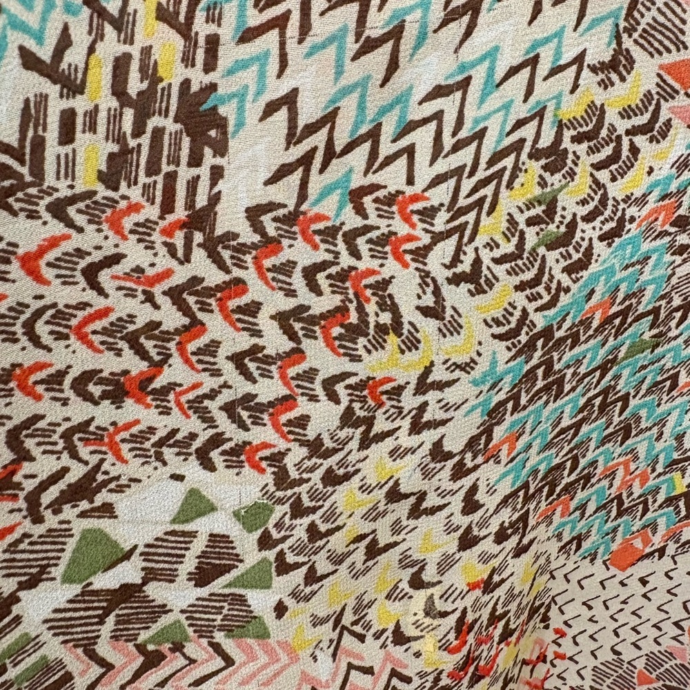 Multicolor Geometric Blouse - Picture 4 of 4
